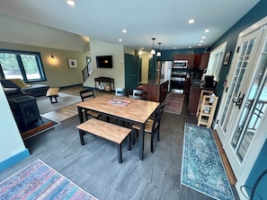 Dining - Quechee retreat near Gorge & Ski (Hartford)