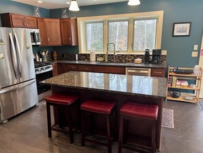 Micro-ondes, four, plaque de cuisson, lave-vaisselle