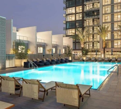 Stylish 3BR Tower Apt w/ Pool, Skydeck Haven Spot