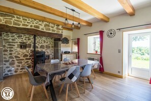 Dining - Chez le Bessou - LABESSETTE (LABESSETTE)