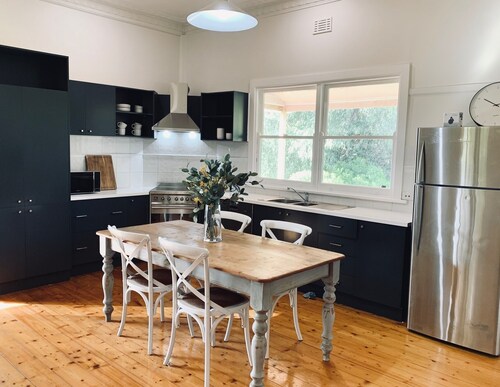 Broken River Farm Cottage, 3-bedroom in a rural setting