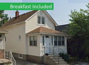 Exterior - Cozy Cottage in Niagara Falls (Niagara Falls)