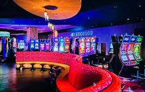 Casino - Palm Springs ~ Pool, Hot Tub (Palm Springs)