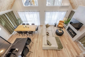 Fernseher, Kamin, Arbeitsbereiche