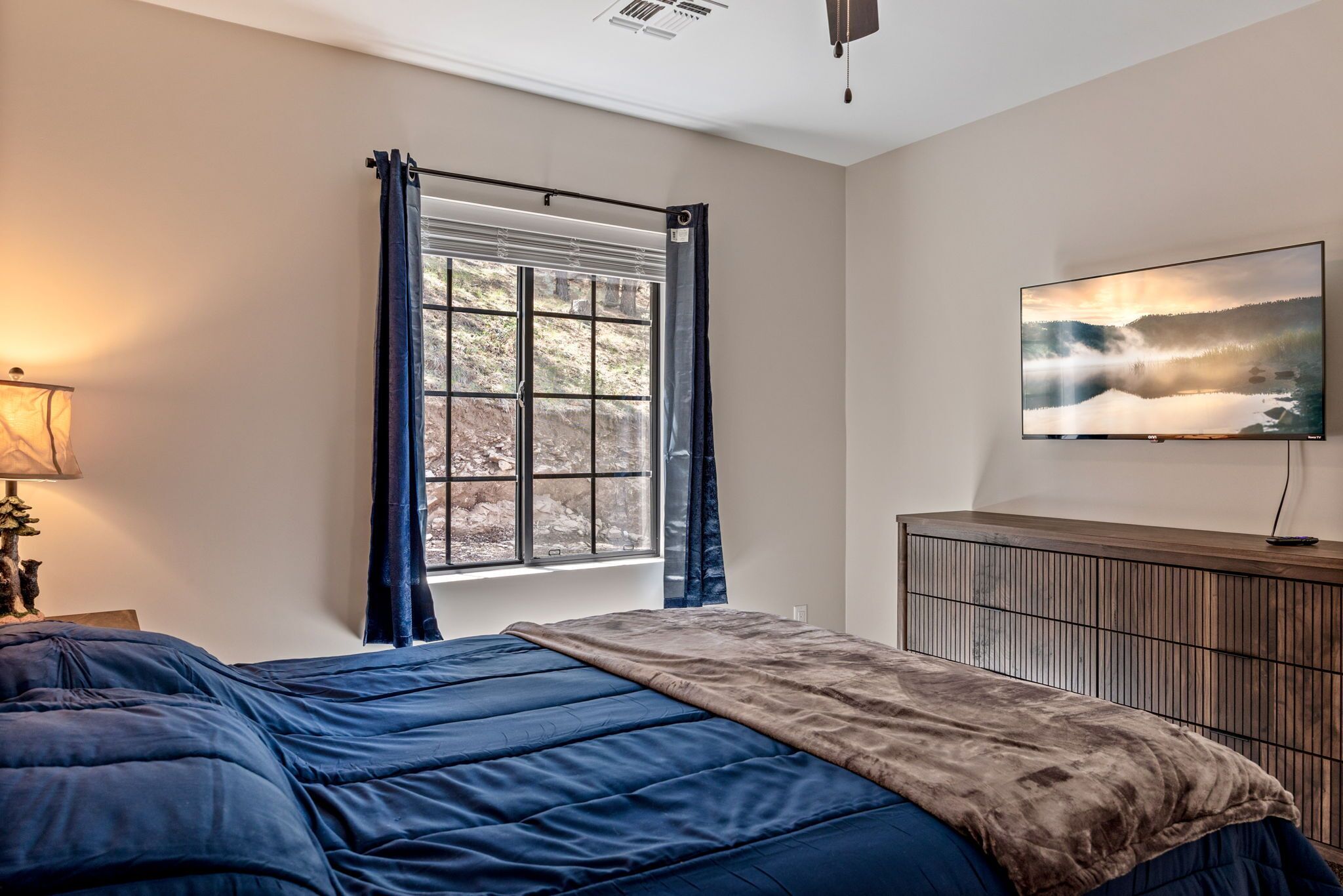 3 bedrooms, iron/ironing board, free WiFi, bed sheets