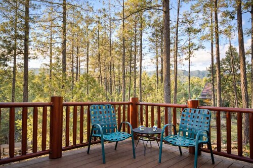 Forest Cabin Retreat • Fire Pit • Near Tonto Natural Bridge (5 BDRs)