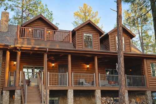 Forest Cabin Retreat • Fire Pit • Near Tonto Natural Bridge (5 BDRs)