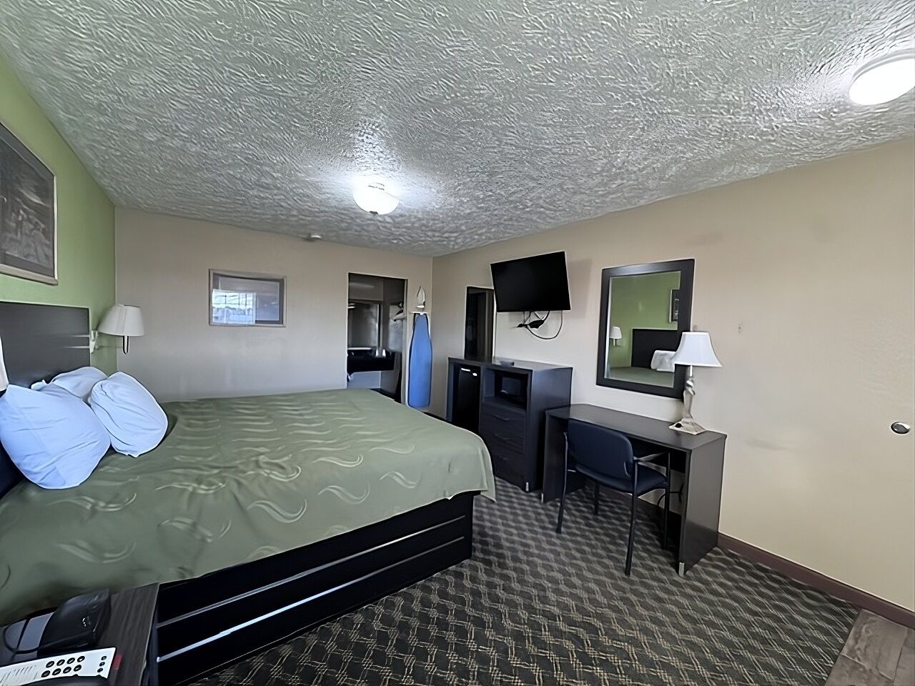 Comfort eenpersoonskamer | Een strijkplank/strijkijzer, gratis wifi