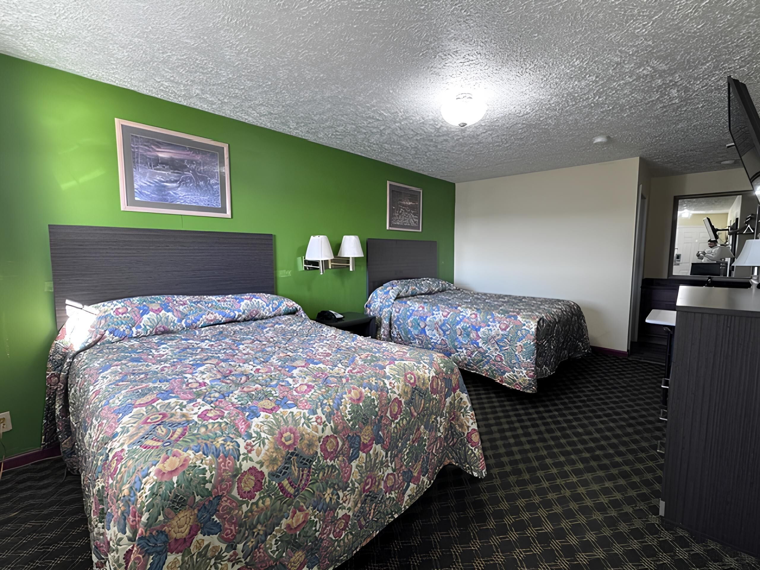 Iron/ironing board, free WiFi