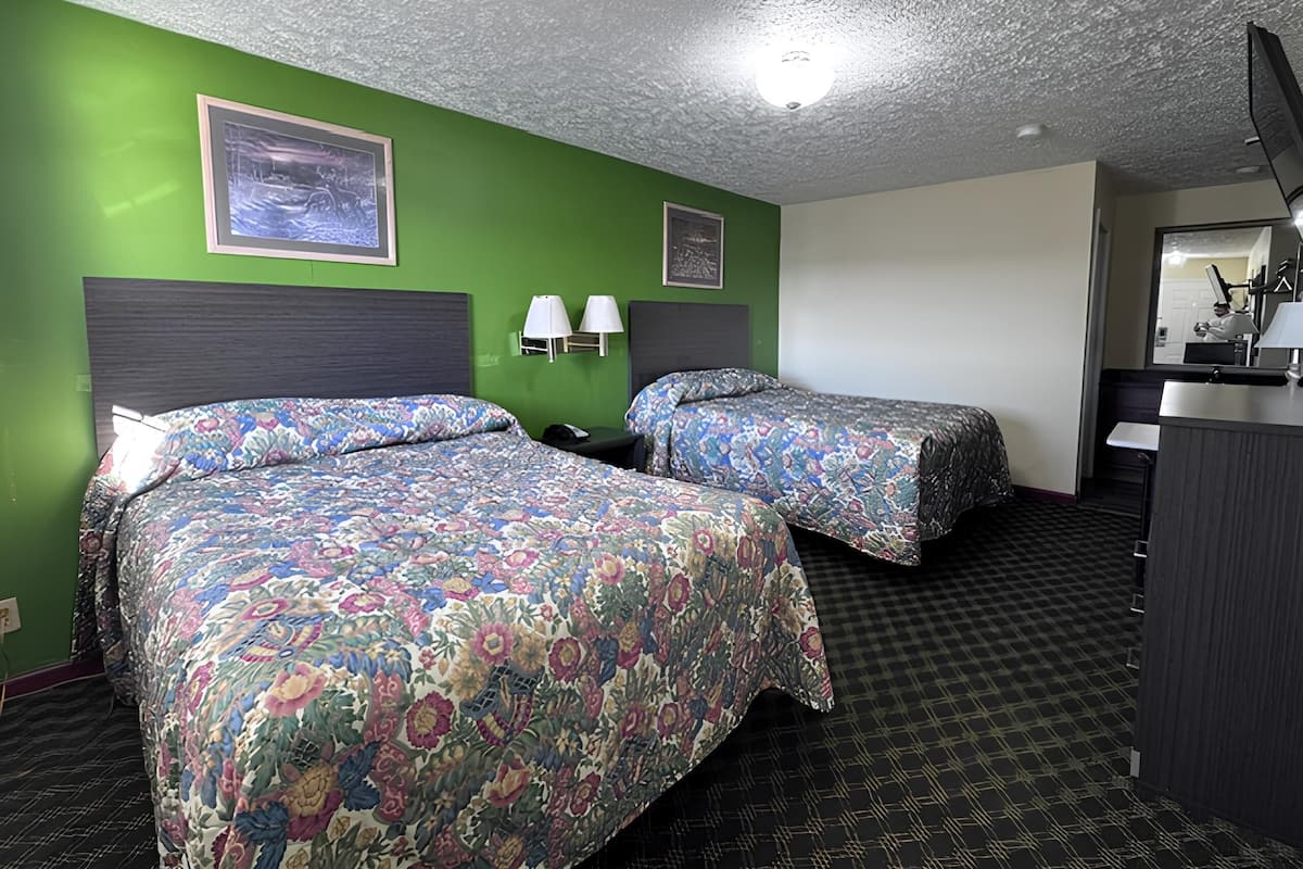 Quarto casal ou duplo standard | Ferros/tábuas de passar roupa, Wi-Fi de cortesia