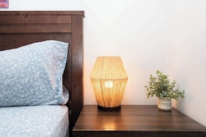 3 habitaciones, tabla de planchar con plancha, wifi y ropa de cama