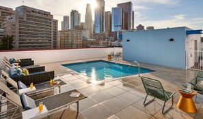 Pool - Modern 3BR City Escape | Balcony & Rooftop Pool (Los Angeles)