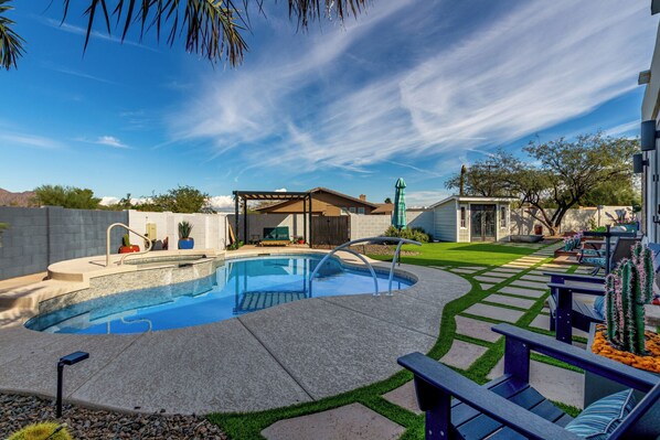 Lämmitetty uima-allas