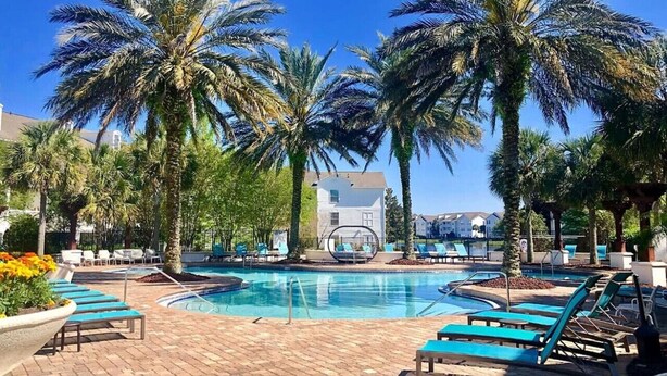 Pool - Serene Bliss: Stylish 1BR Unit in Resort Complete (Jacksonville, Florida 32224)