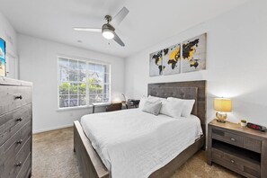 1 soverom, skrivebord, strykejern/-brett og wi-fi