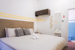 1 bedroom, iron/ironing board, WiFi, bed sheets - Executive King size 1-bedroom Contractor friendly - Free Parking! (Southend-on-Sea)