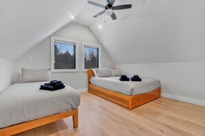 5 slaapkamers, een bureau, een strijkplank/strijkijzer, gratis wifi