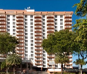 Exterior - Fort Lauderdale Beach Resort   Studio   300 ft to Beach (Fort Lauderdale)