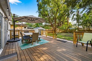 Outdoor dining - Oakshade Retreat | 3BR Home w/ Deck & Grill (Tampa)