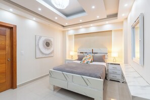 3 bedrooms, iron/ironing board, WiFi, bed sheets - Private Jacuzzi Spa Penthouse BellaVista 10 people (Santo Domingo)