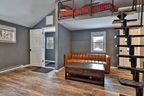Interior - Nest Loft House Rutland VT | Cozy ski base near Killington & Pico (Rutland)