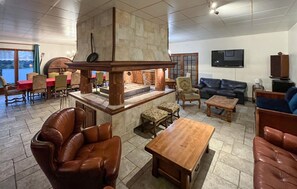 Interior - Gite Grande Capacité (Montpinchon)