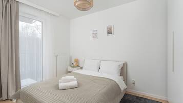 1 slaapkamer, een strijkplank/strijkijzer, wifi, beddengoed