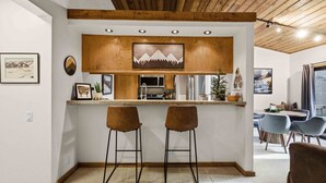 Dining - Ridge Retreat | Walk to Golf | Pool + Hot Tub (Sun Valley)