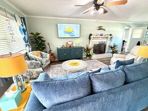 Smart TV, video games, computer monitors - Sunny Daze 4-BR House - Walk to Beach & Town - Office Space - Golf Cart Included (Oak Island)