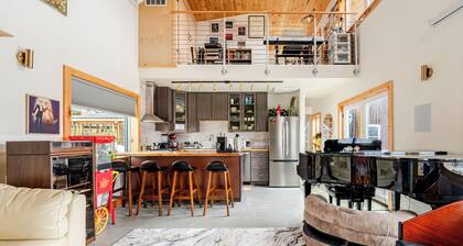 Secluded Private Retreat with Cabin & Vintage Airstream