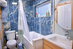 Hair dryer, towels, soap, toilet paper - Secluded Private Retreat with Cabin & Vintage Airstream (Alpine)