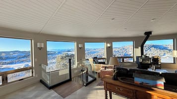 Télévision, cheminée