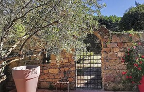 Property grounds - Cozy home in Le Beausset with sauna (Le Beausset)
