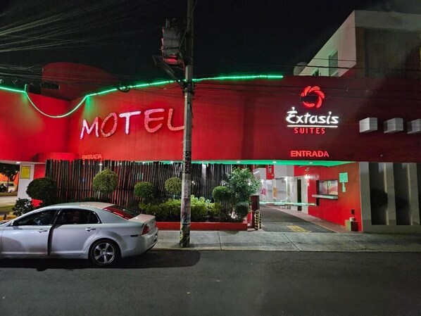 Exterior - Motel Extasis (Mexico City)