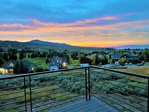 Property grounds - Ultra-Modern House Overlooking Bear Lake (Garden City)