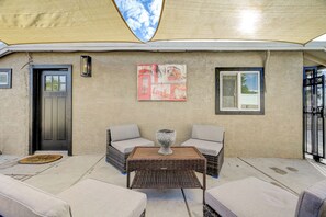 Terrace/patio - Chic & Cozy Casita-10 min to Fremont St (Las Vegas)