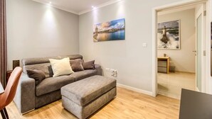 Unclassified image, 3 of 39, button - Central Msida Apartment Workspace Wi-fi A C (Msida)