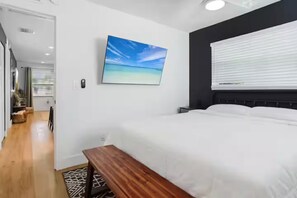 2 bedrooms, desk, iron/ironing board, free WiFi
