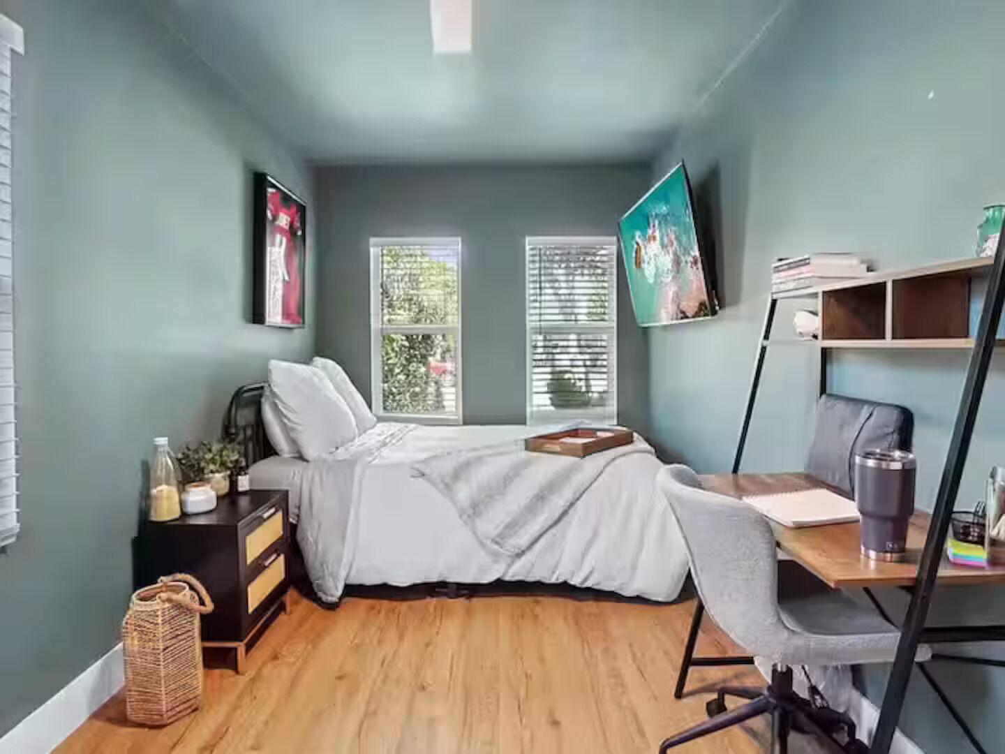 2 bedrooms, desk, iron/ironing board, free WiFi