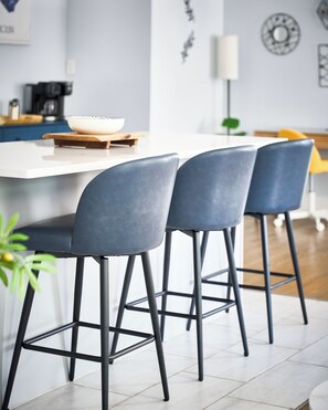 Dining - Best Location!Chef's Kitchen, 2 lux bedrooms, 2baths, 3 dedicated workspaces (Charlotte)