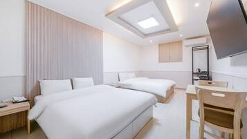 Chambre Standard avec lits jumeaux | Bureau, espace de travail pour ordinateur portable, Wi-Fi gratuit