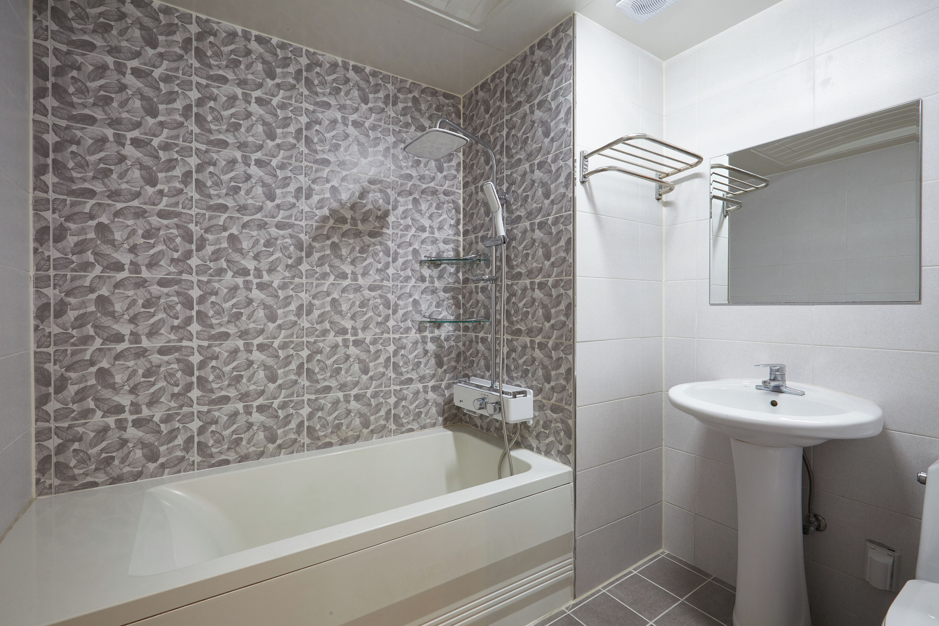 Chambre Standard avec lits jumeaux | Salle de bain | Articles de toilette gratuits, sèche-cheveux