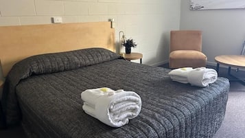 Deluxe Double Room | Desk, laptop workspace, free WiFi