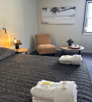 Deluxe Double Room - Village National the Isaac (Moranbah)