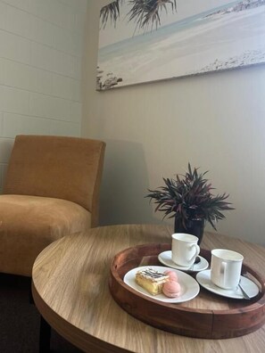 Dining - Village National the Isaac (Moranbah)