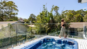 Outdoor spa tub - Sun and the Sea - Swim Spa & Beach location! (Mollymook Beach)