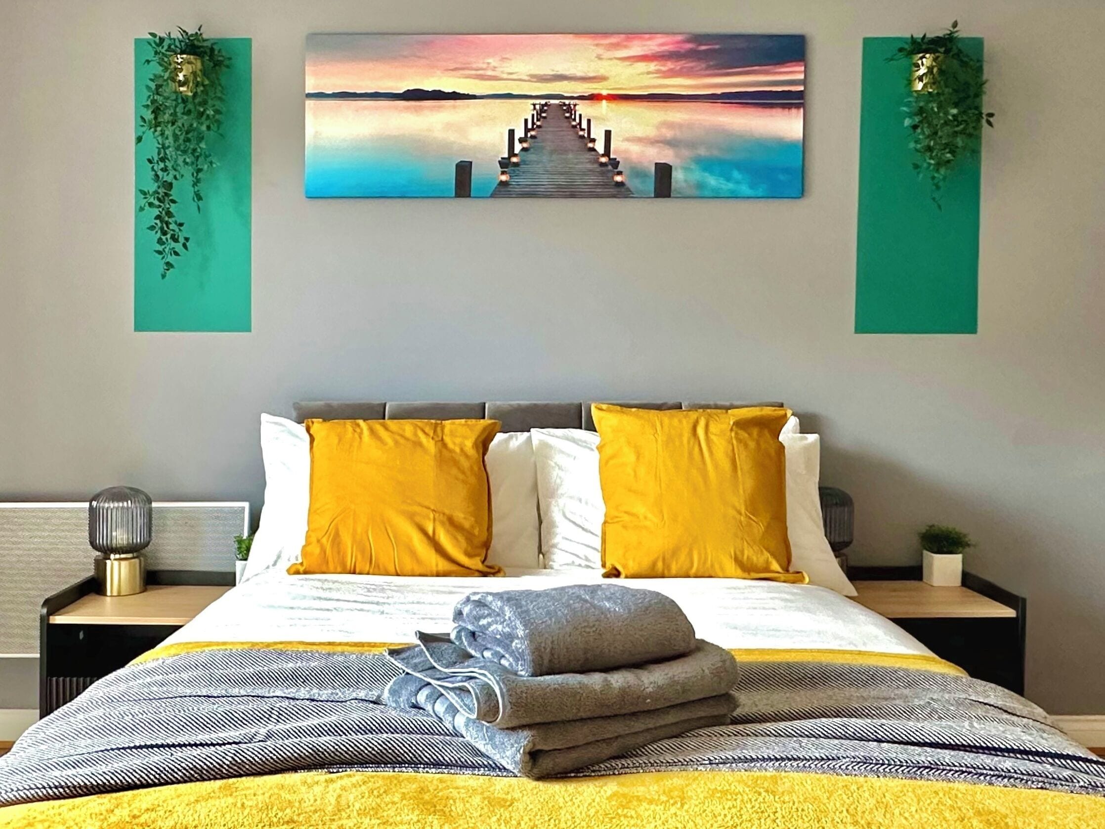 2 bedrooms, iron/ironing board, internet, bed sheets