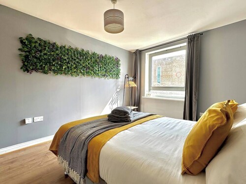 Watford 2 Bed Apt Free Parking