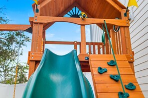 Children’s area - Modern Beach Getaway: Walk to Beach, Heated Pool, Hot Tub, Mini-Golf, Playground (St. Augustine)
