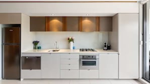 Private kitchen - Drews Bondi Beach Pad - Music Inspired (Bondi Beach)